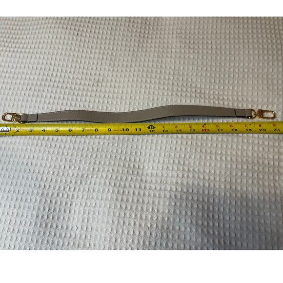 Louis Vuitton Beige/ Dune Short Bag Strap W/ Gold Clasp 21 Inch - Picture 5 of 11